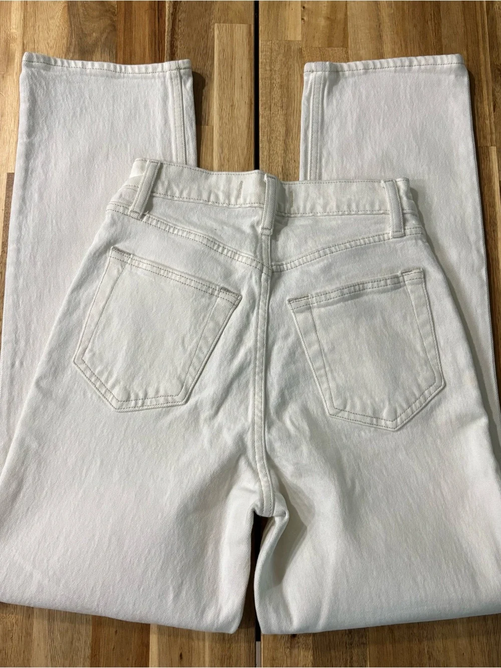 A&F The 90’s Straight Ultra HR‎